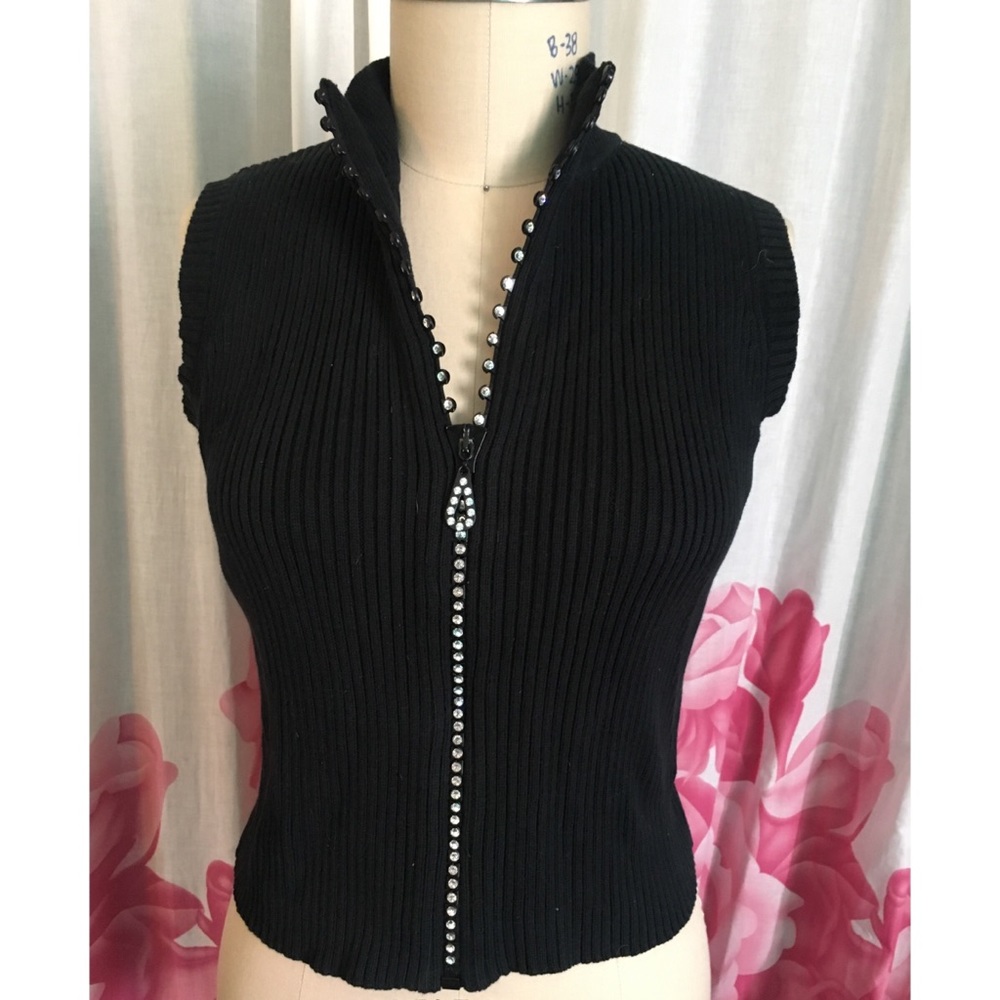 Mock neck rib knit sleeveless sweater rhinestone